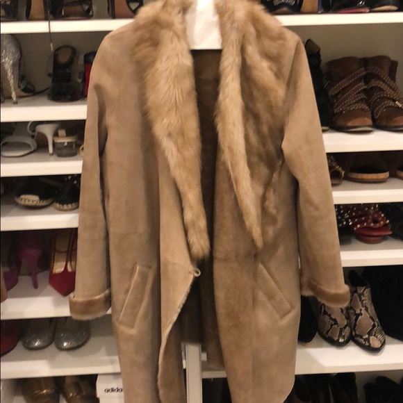 Gorgeous Ellie Tahari Shearling Coat - Picture 3 of 4